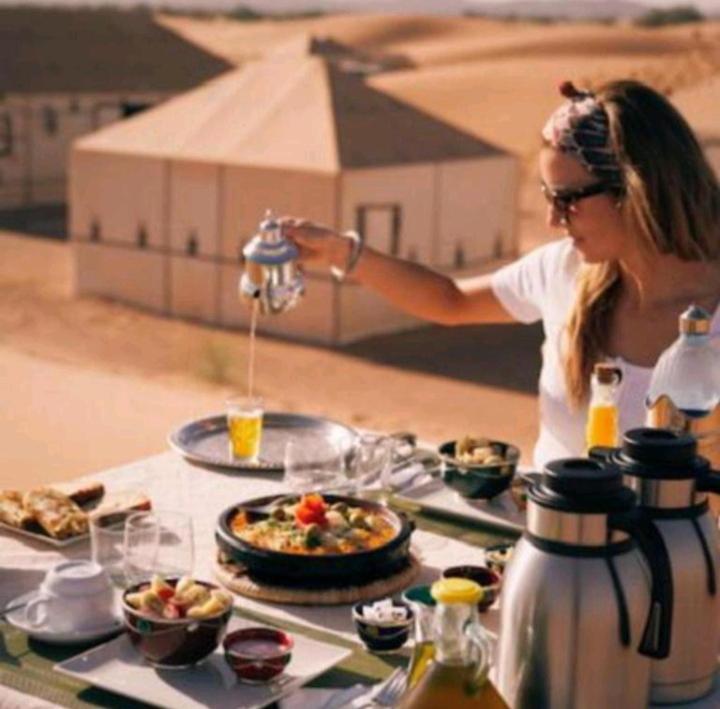 Merzouga Luxury Camp Екстериор снимка